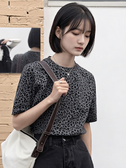 スモーキーグレー レオパード柄 スリムフィット 半袖Tシャツ