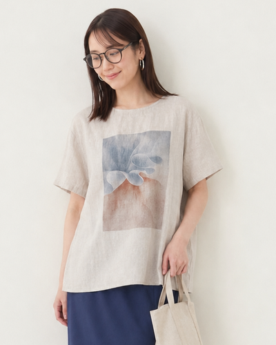ライトベージュ ゆったりドロップショルダー クルーネック プリント半袖Tシャツ