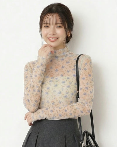 ライトベージュ 小花柄 ハイネック(プチ) スリムフィット インナー 長袖Tシャツ