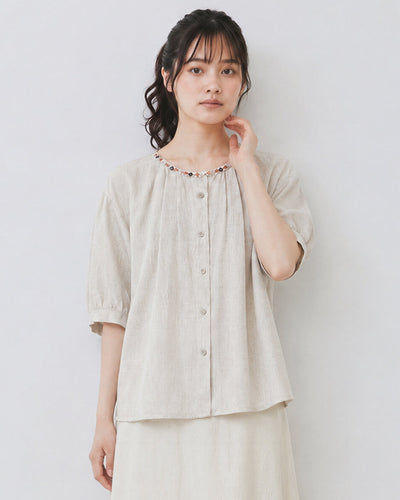 ビーズ付きネック ピンタック五分袖ブラウス-ライトベージュ-2XL