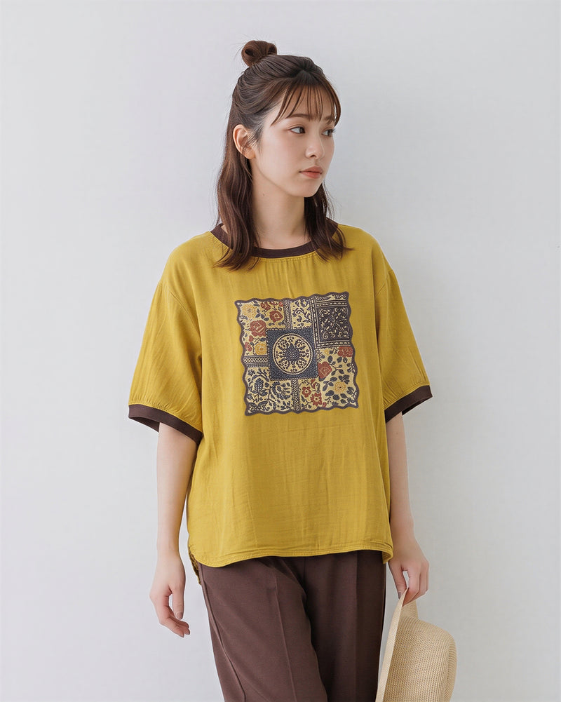 ゆったりクルーネック 配色トリムプリントTシャツ-ゴールド ゆったり大きいサイズ-FREE