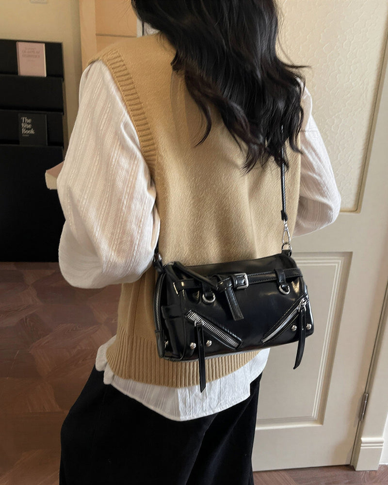 【全3色】バイカージップディテール グロッシーバゲットバッグ