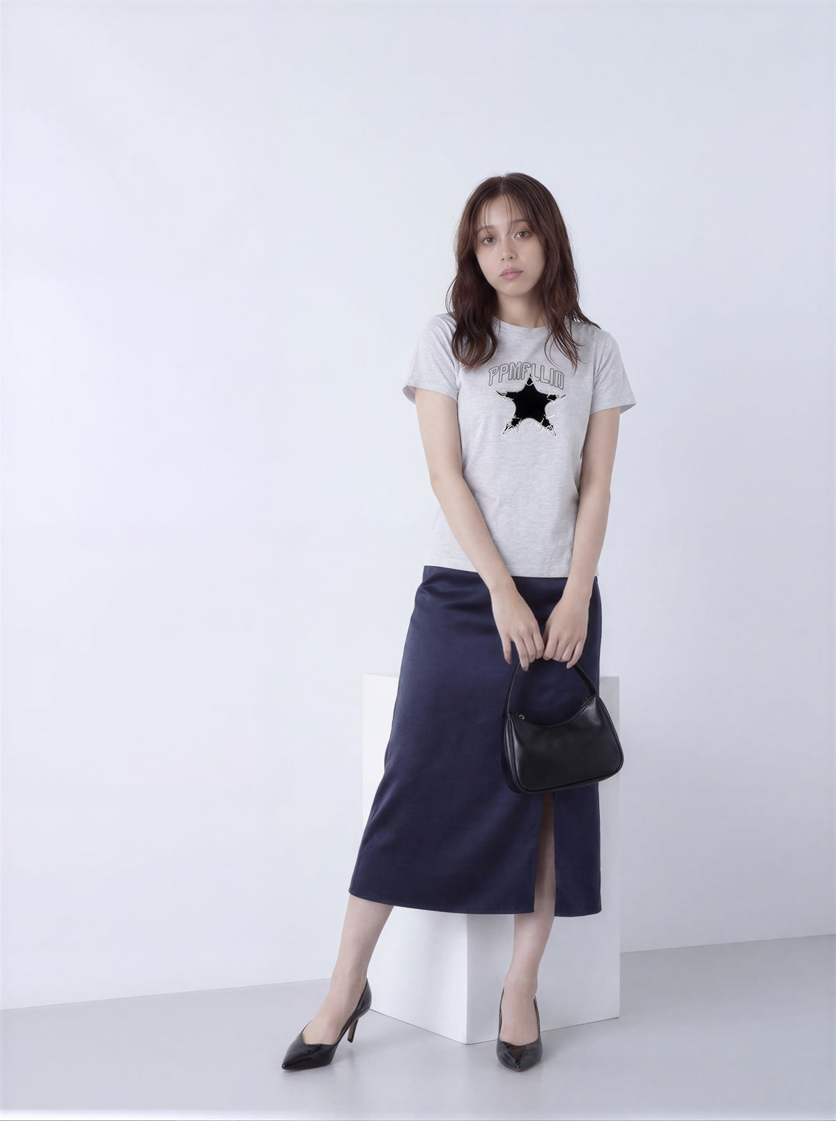 ライトグレー スタープリント スリムフィット 半袖Tシャツ