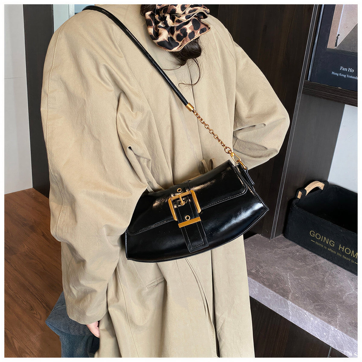 レトロ調ゴールドバックル 脇下ワンショルダー バゲットバッグ