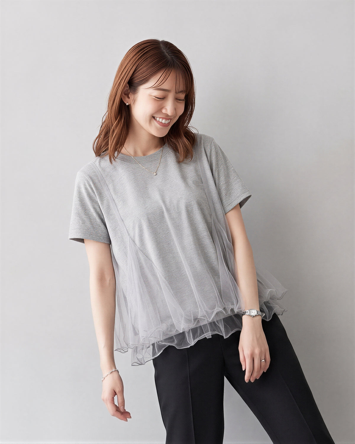 ゆったりラウンドネック チュール切り替えTシャツ