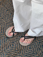 細ストラップクロス 編み柄 フラットトングサンダル