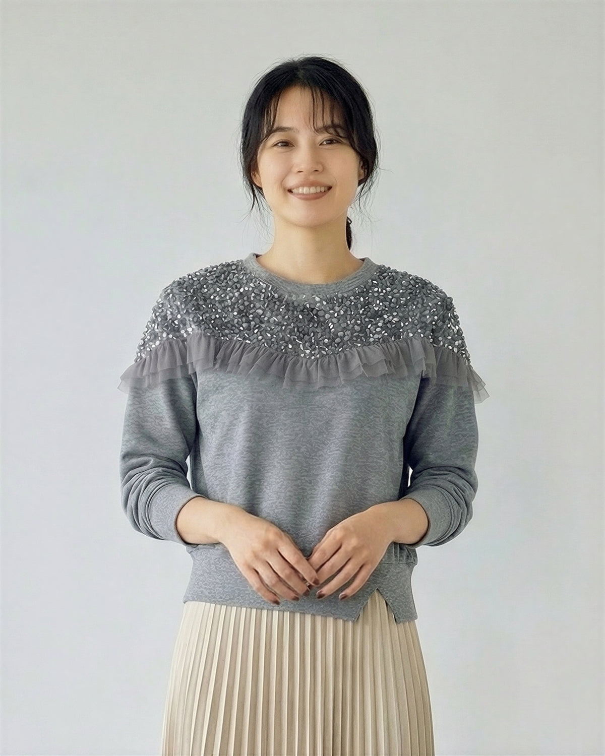 スパンコール切替 フリル（メロウ）付きスウェット