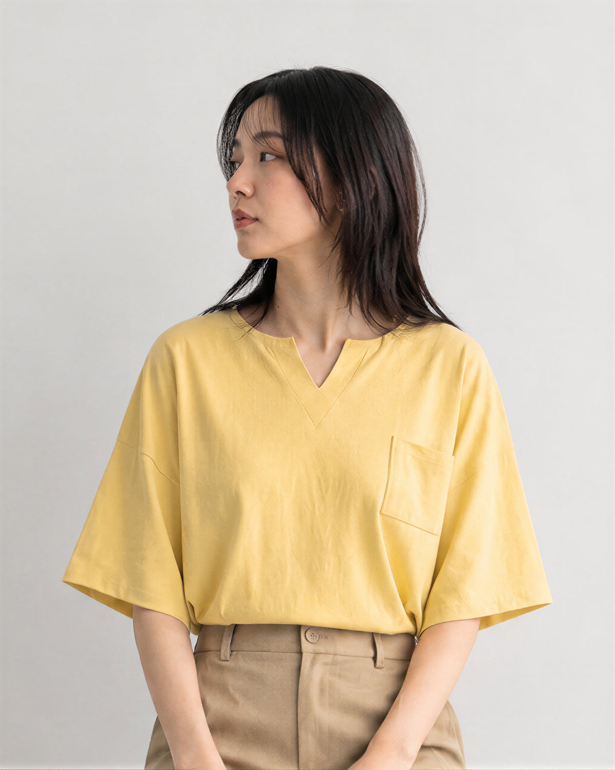 ゆったりドロップショルダーポケットTシャツ
