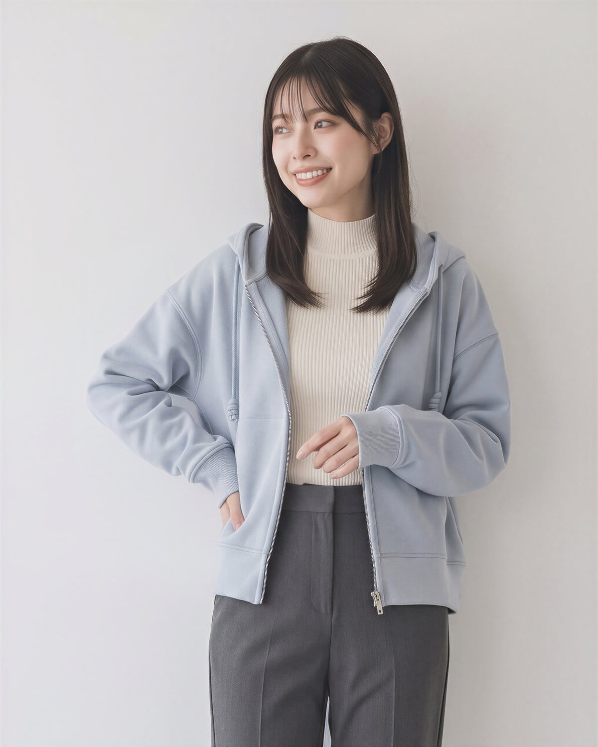 【秋新作】ゆったりショート丈ドローストリングフード付きスウェット