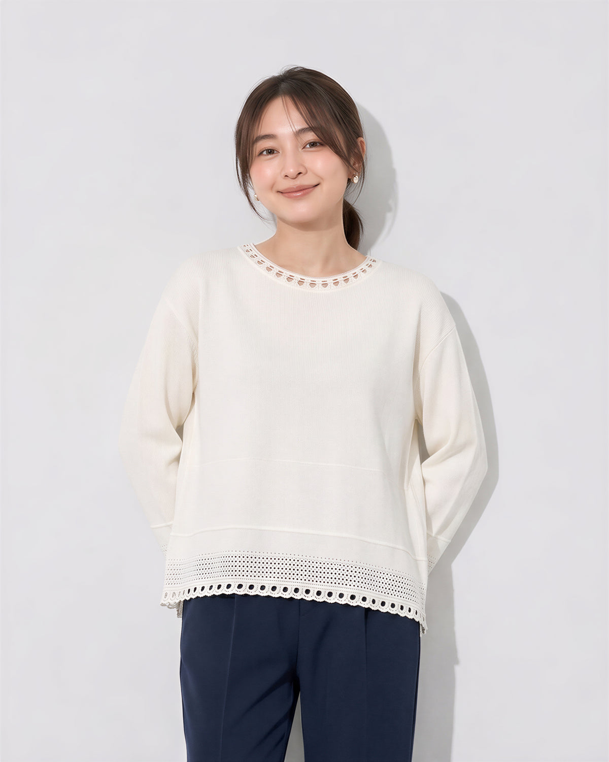 S~2XL 透かしレース付きクルーネックニット