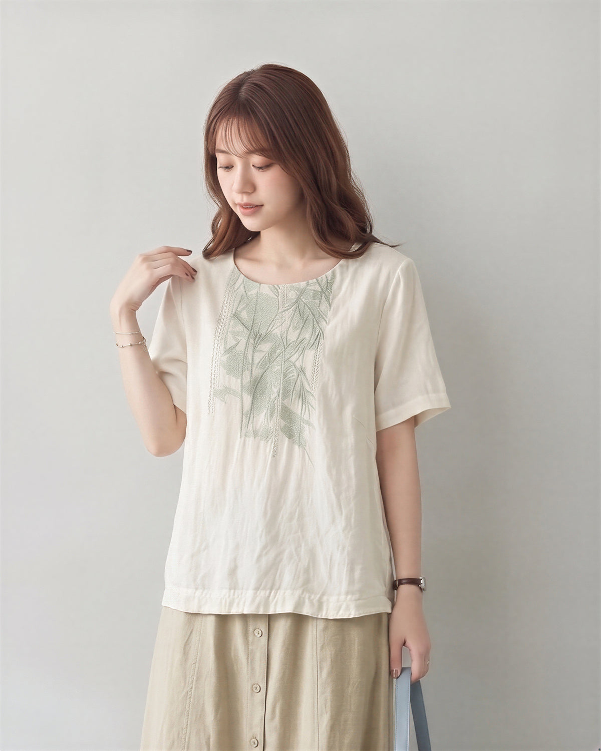 スクエアネック 刺繍 ゆったりTシャツ-ライトベージュ-3XL