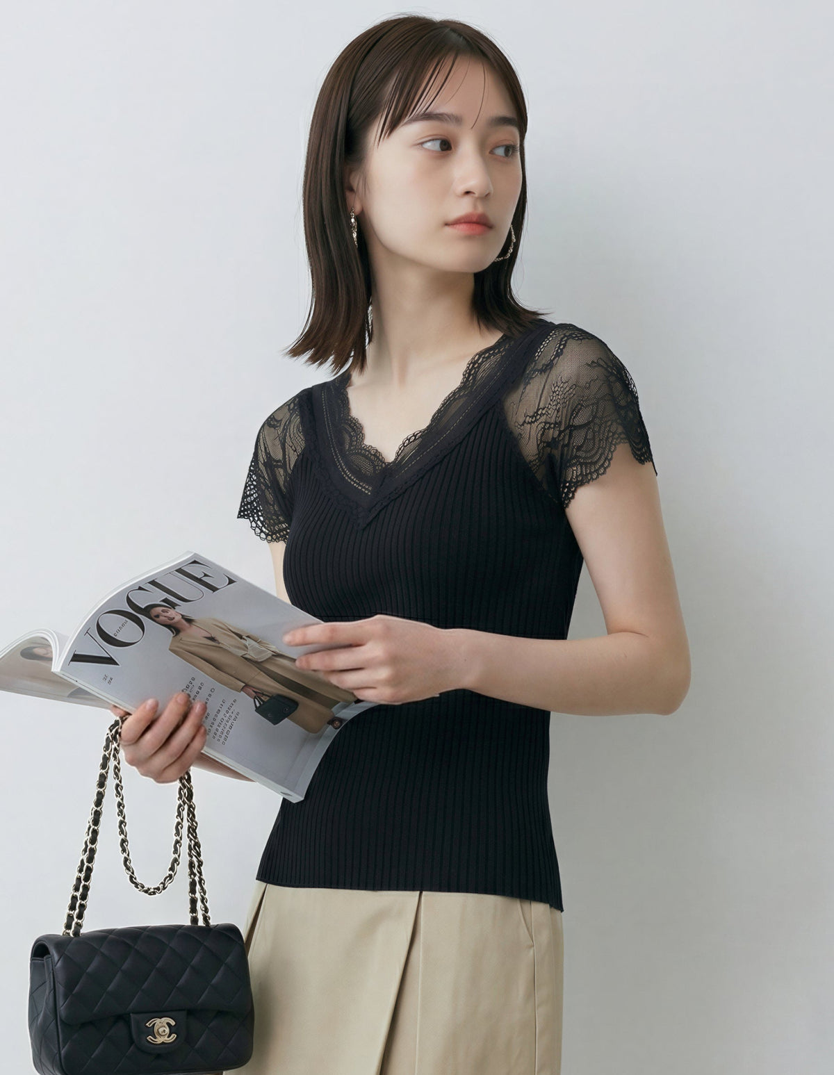 レースVネック 細リブ フィット 見せ肩 半袖Tシャツ