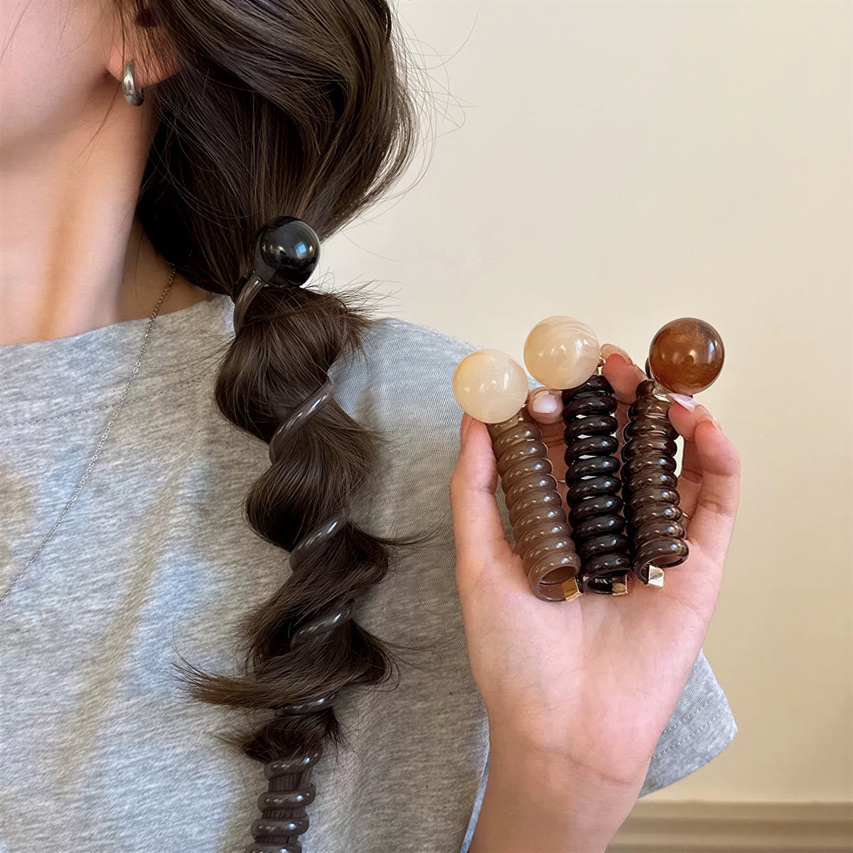 【全4色】アセテート風ビーズ付き ツイストデザイン 電話コードヘアゴム