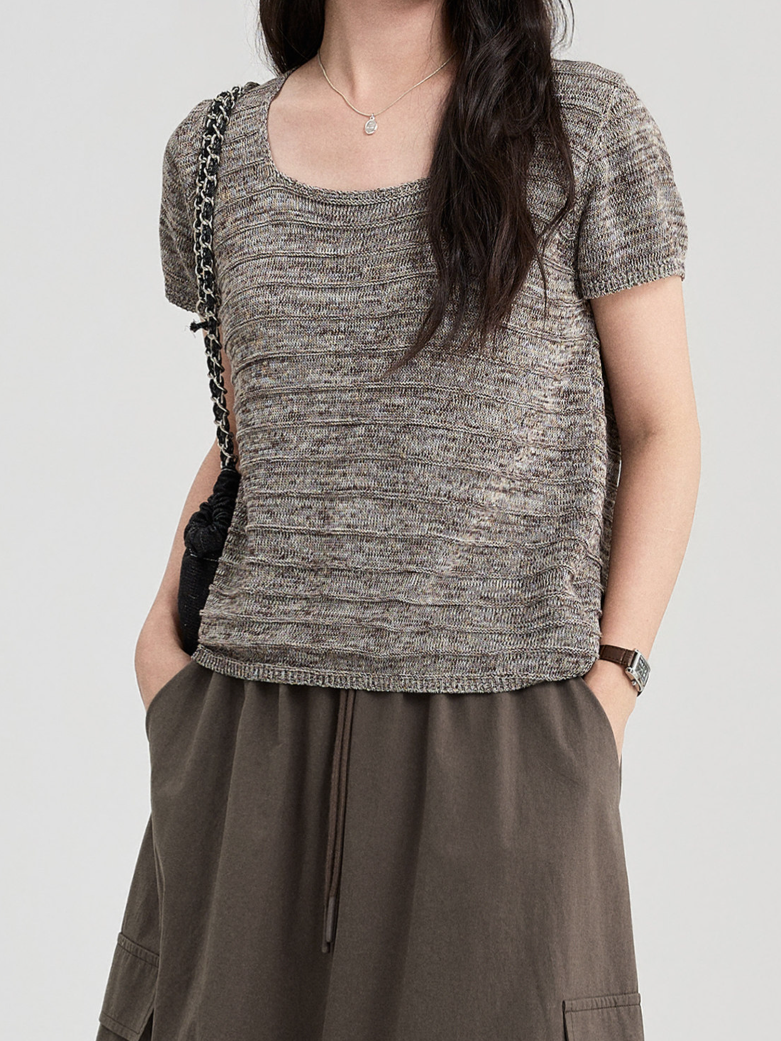 ニット半袖 ラウンドネック スリムフィット シンプル カジュアル ミドル厚手 ニットトップス