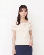 アシンメトリー折り返し襟 パールトリムTシャツ