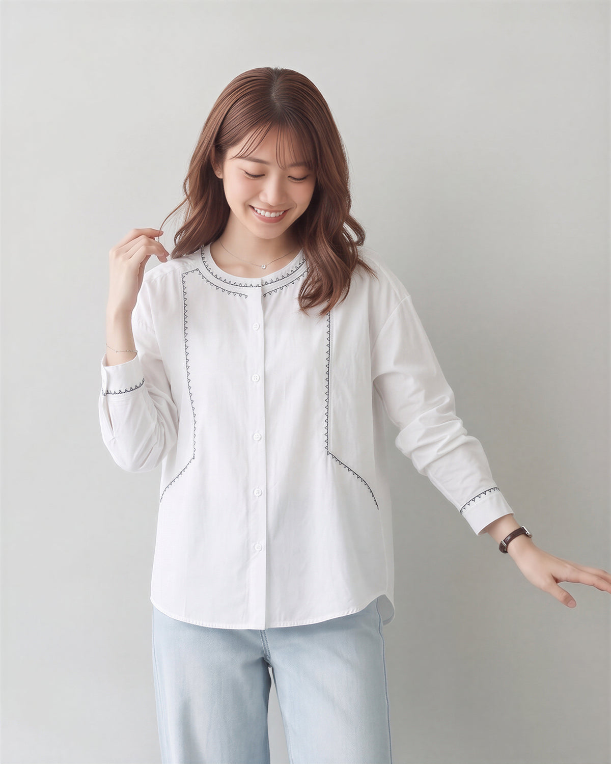 配色ステッチのクルーネックシャツ