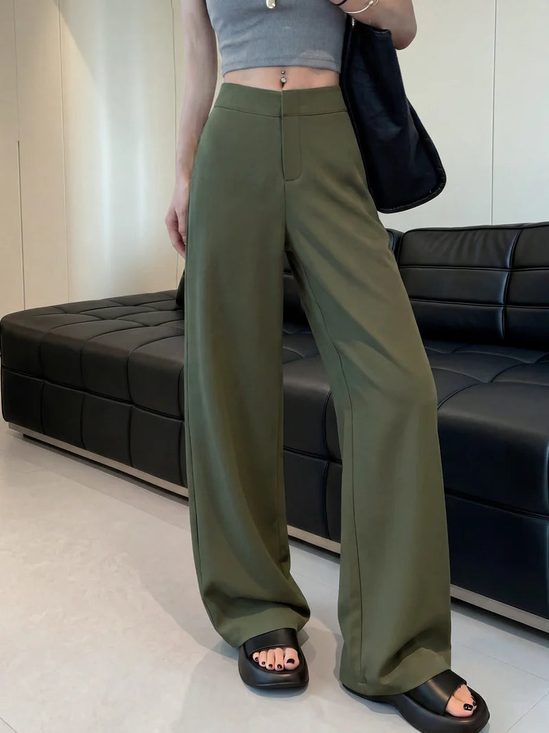 ハイウエスト・ドレープ感ワイドシルエットのスーツパンツ