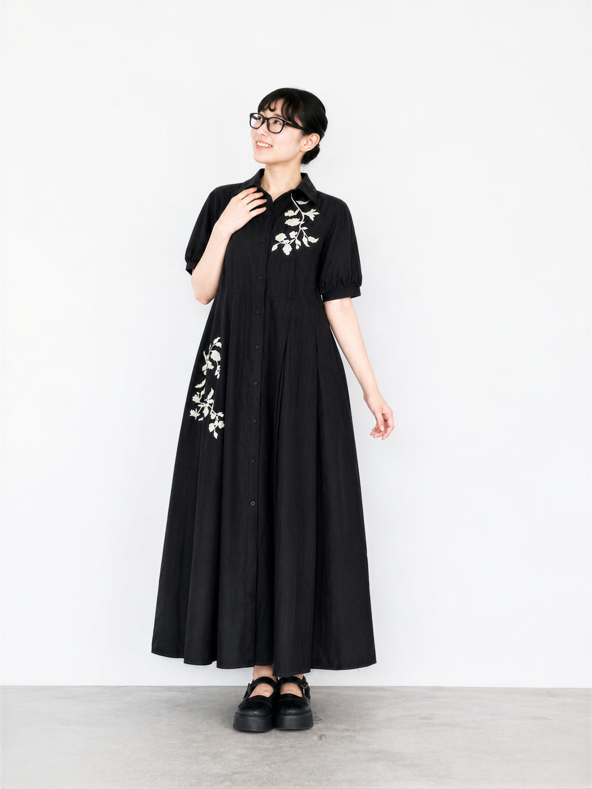 刺繍切り替えギャザー半袖ワンピース