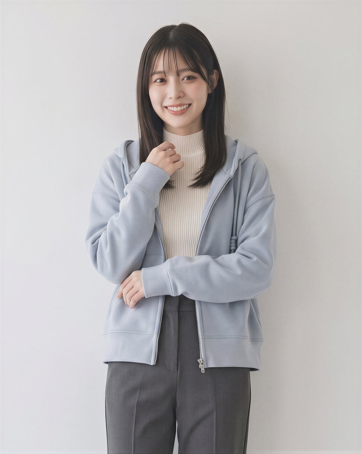 【秋新作】ゆったりショート丈ドローストリングフード付きスウェット