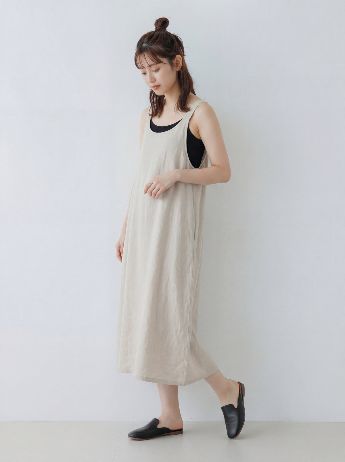 ゆったりAライン リネンノースリーブワンピース
