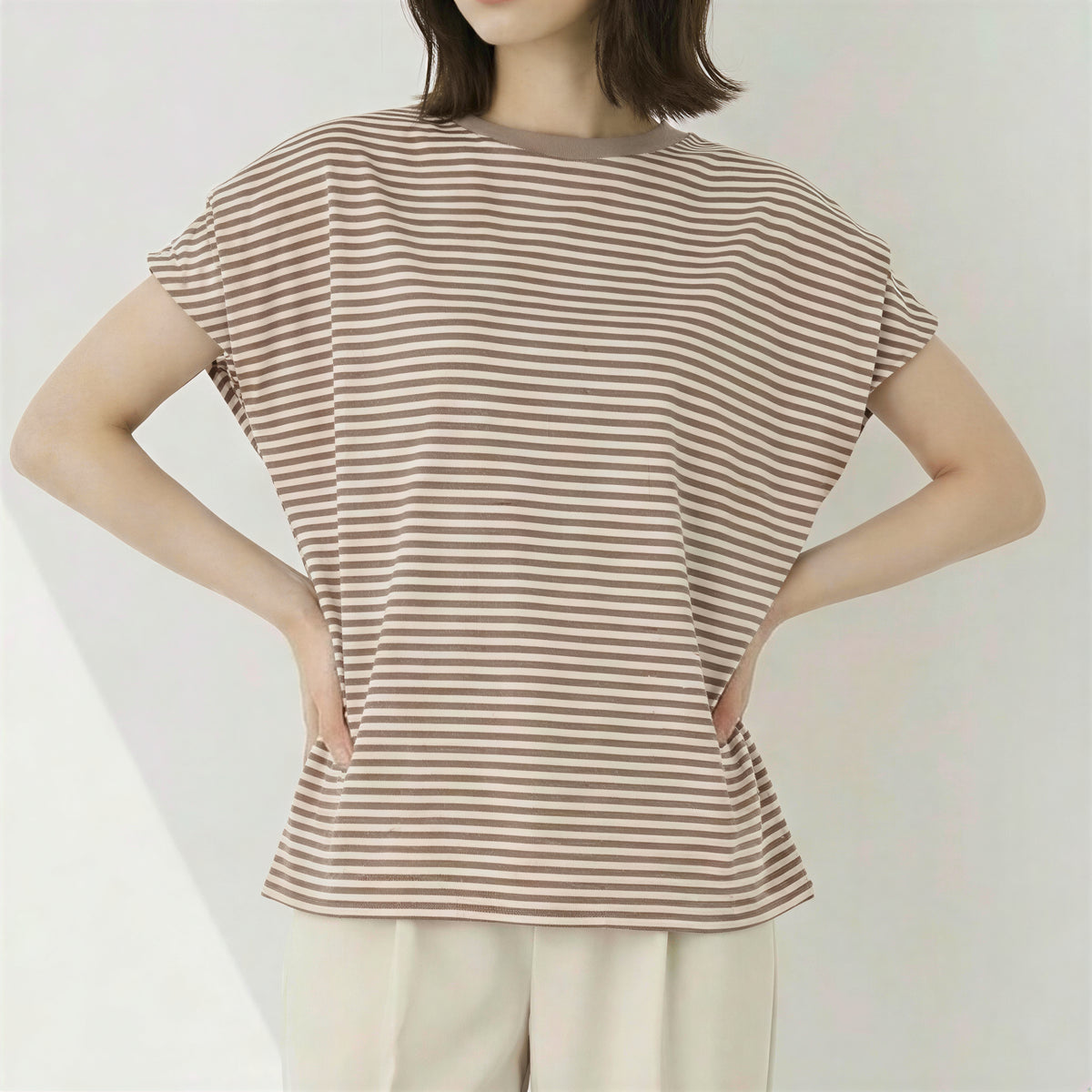ボーダー柄 ゆったり バットスリーブ クルーネックTシャツ