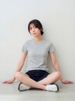 スリムフィット 伸縮性 クルーネック ショート丈 半袖Tシャツ