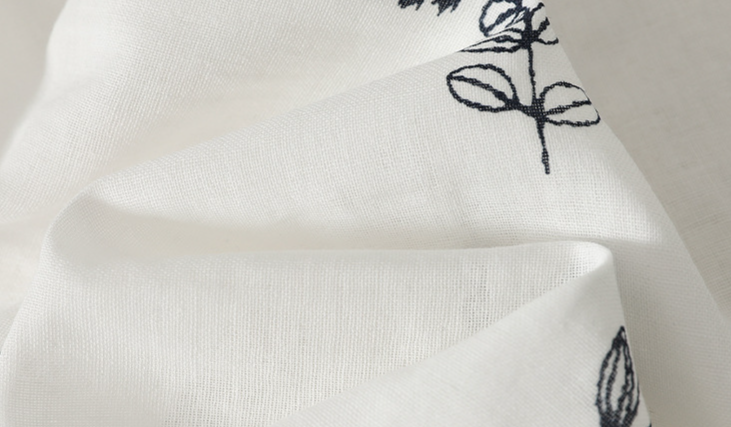 【全2色】M~3XL 小さめラウンドネック 花柄 ゆったり半袖シャツ