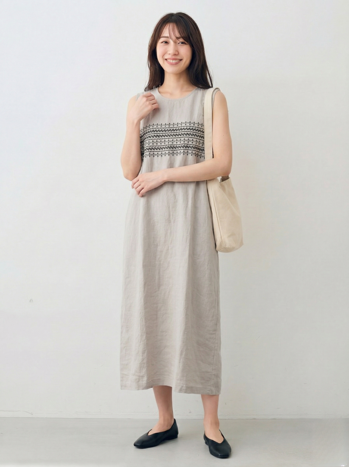 横刺繍切り替え ストレート ノースリーブタンクワンピース