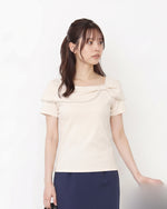 アシンメトリー折り返し襟 パールトリムTシャツ