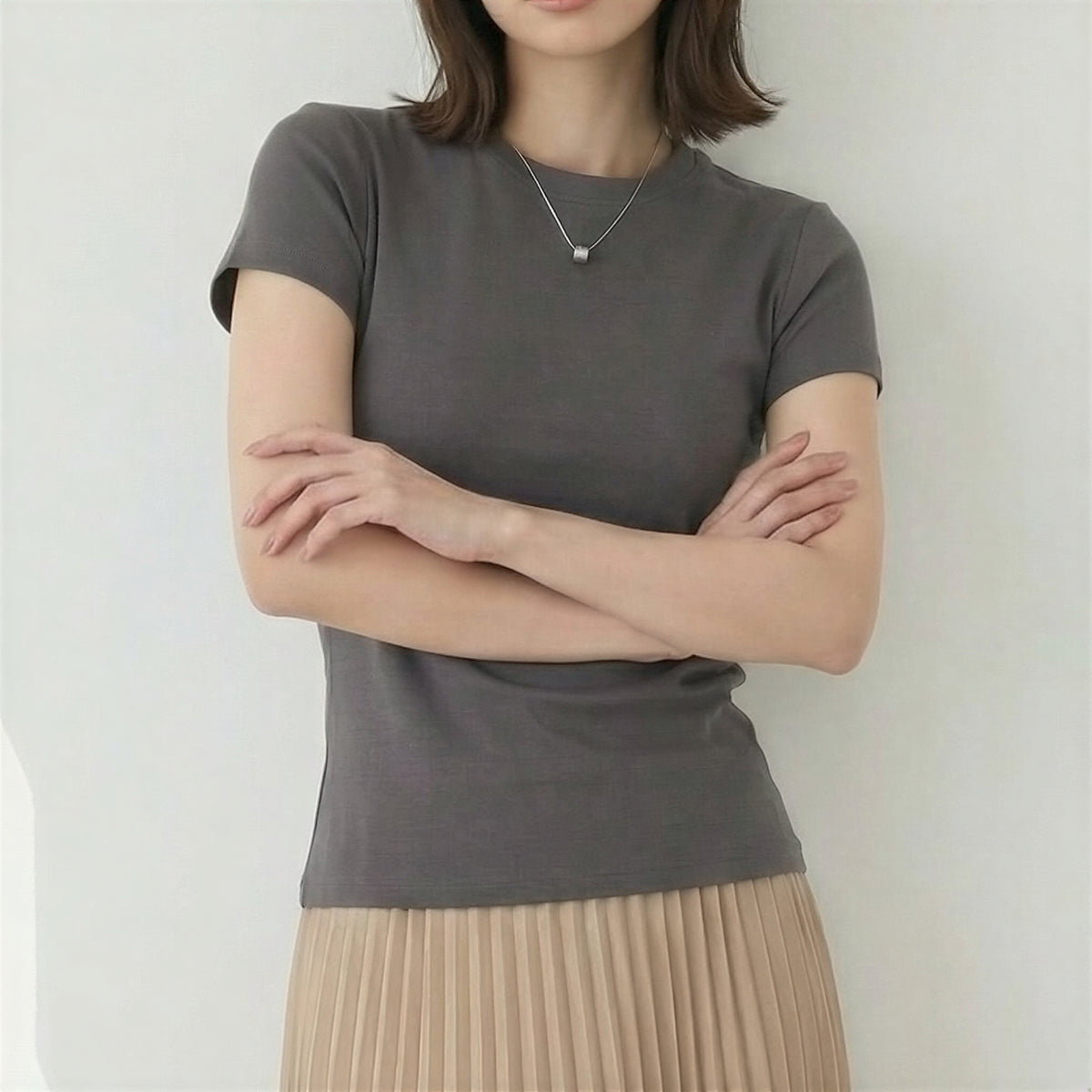 ウエストすっきり見え ラウンドネック 半袖Tシャツ