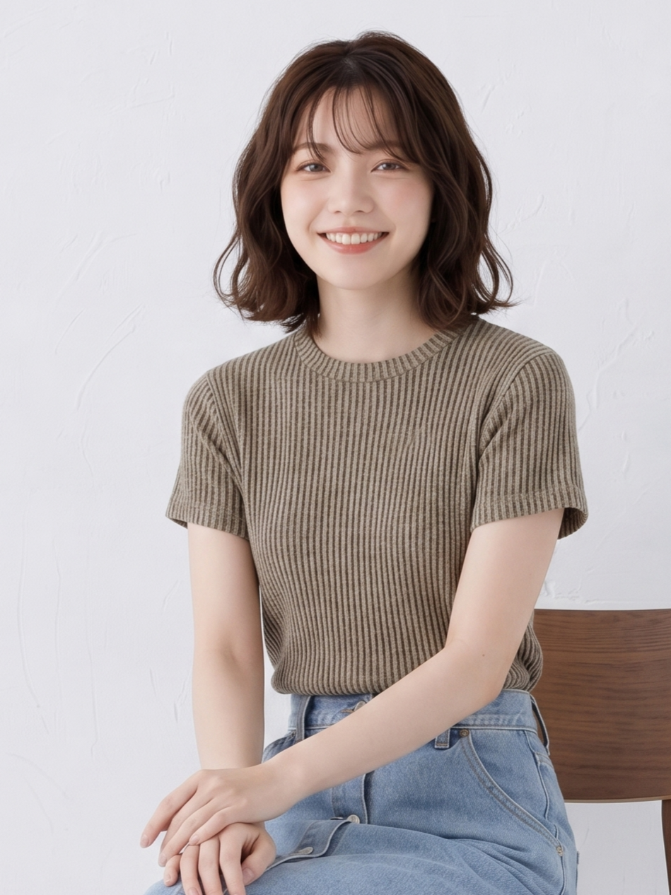 モカチョコ色！ストライプTシャツ独特の雰囲気のデザイン感
