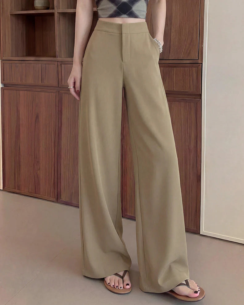 ハイウエスト・ドレープ感ワイドシルエットのスーツパンツ