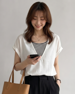 ディープVネック、レイヤードデザイン、フェイクツーピースの半袖Tシャツ