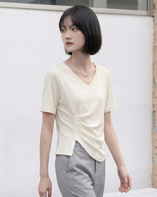 Vネック アシンメトリーギャザーTシャツ