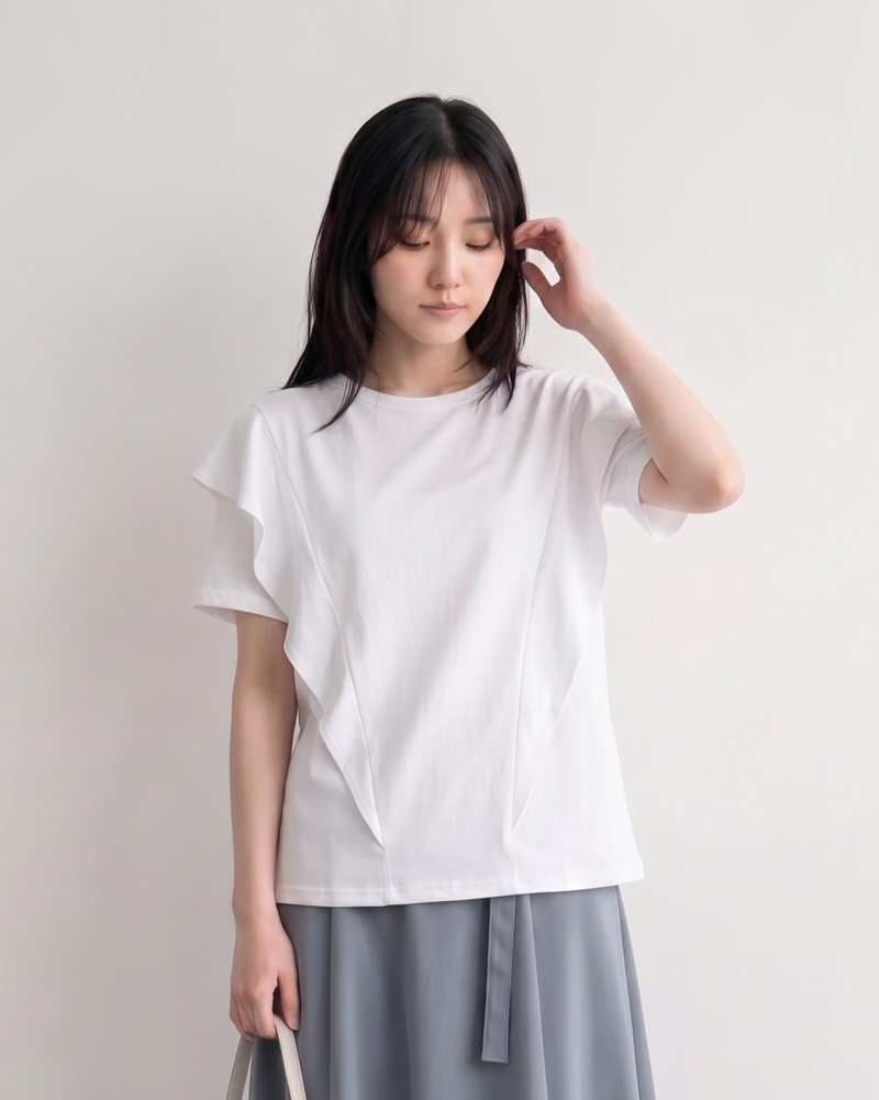 ラウンドネック フリルスリーブ ゆったりTシャツ