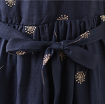ネイビー 刺繍プリント ウエストリボン ノースリーブワンピース