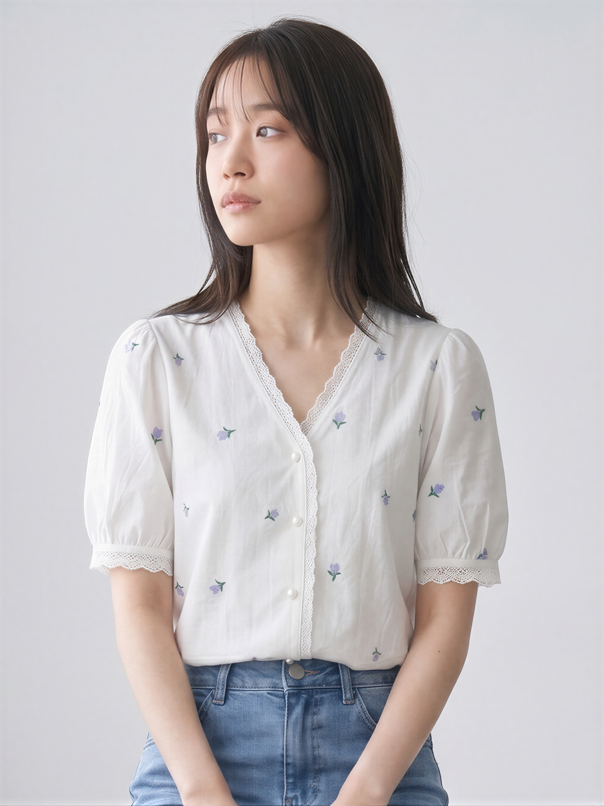 Vネック レーストリム 刺繍 パフスリーブ 半袖ブラウス