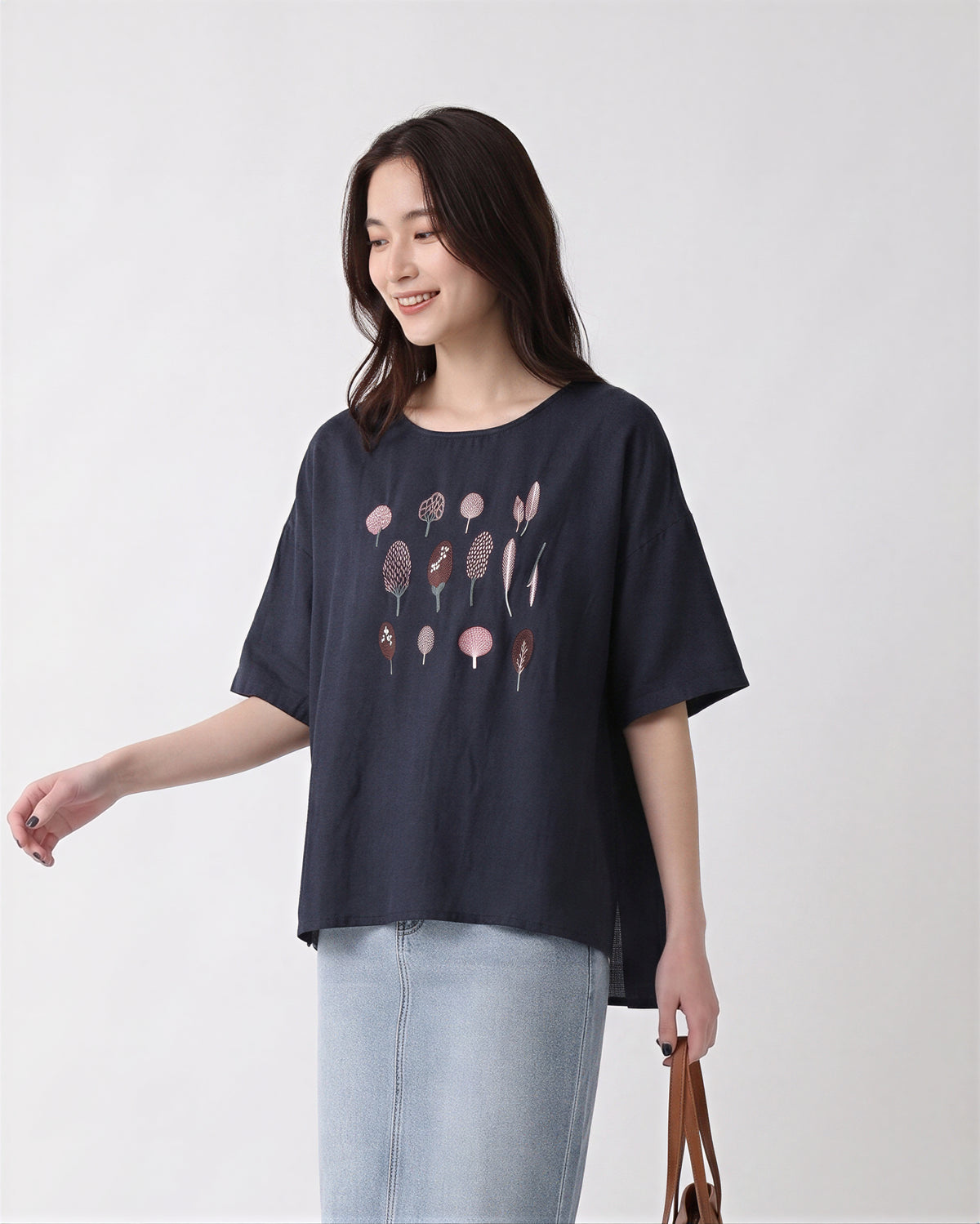 【全3色】M~2XL 刺繍デザイン ゆったり クルーネックTシャツ