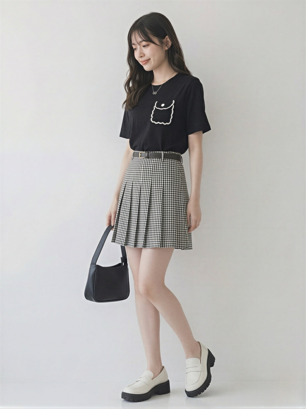 ブラック ゆったりドロップショルダー 立体ポケット刺繍 半袖Tシャツ