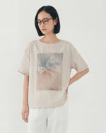 ライトベージュ ゆったりドロップショルダー クルーネック プリント半袖Tシャツ