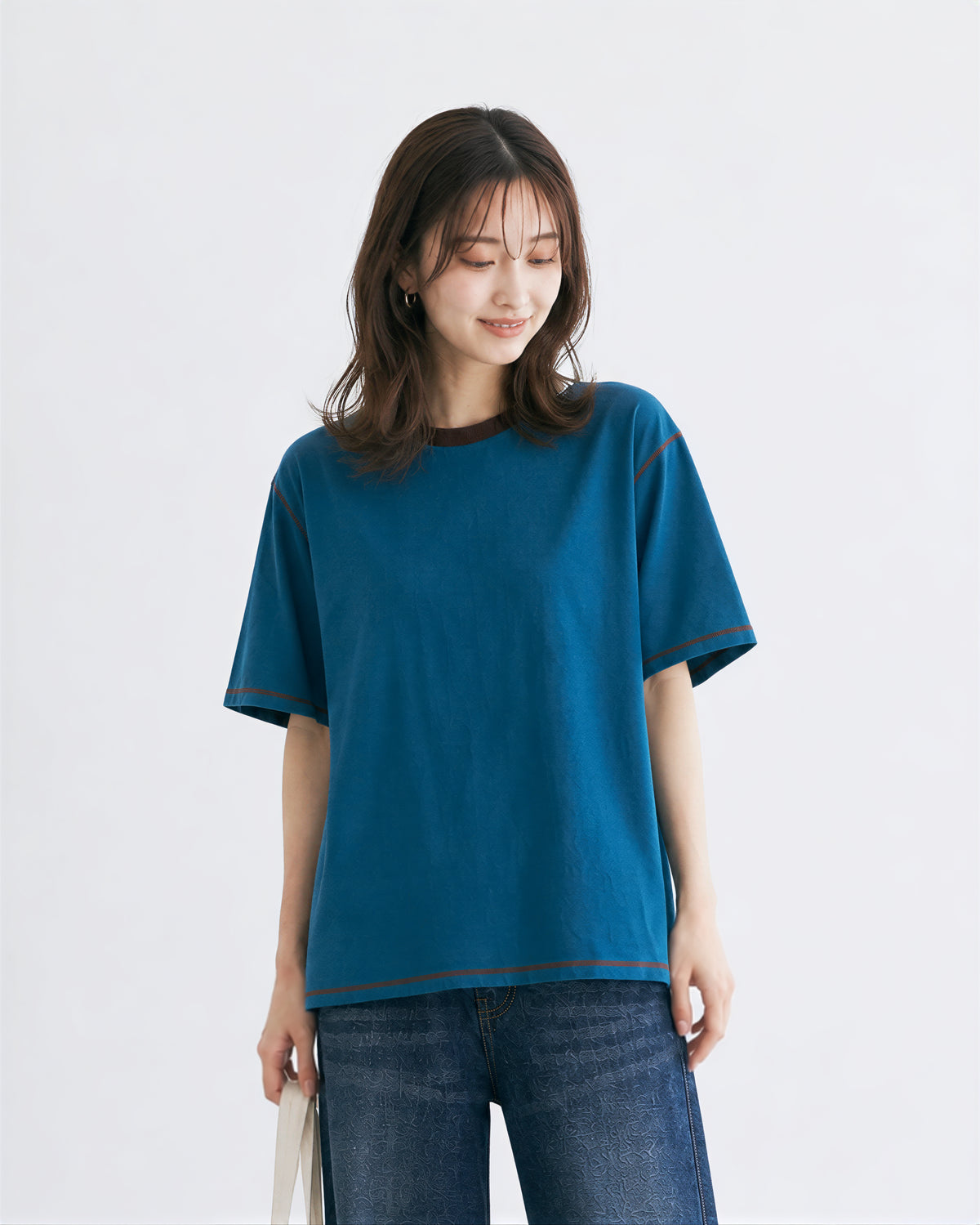 【全3色】ゆったりストレート 配色トリムTシャツ | 肌触り柔らかい