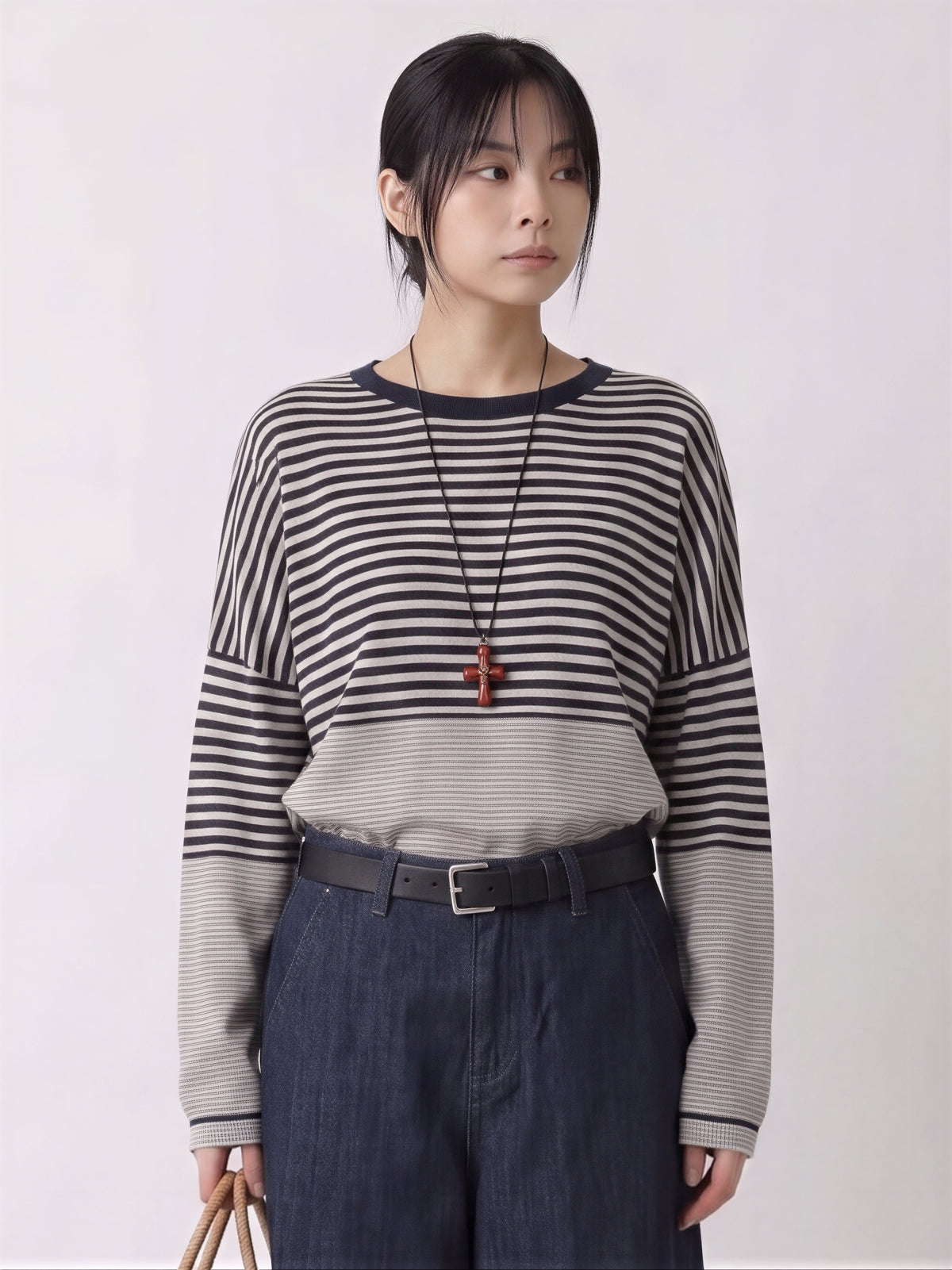 ゆったりドロップショルダー・ブラック×ホワイトボーダー・切り替え長袖ニット