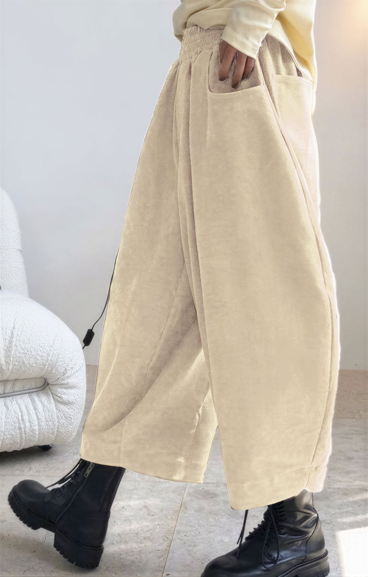 ゆったりカーブシルエット 立体サルエルパンツ