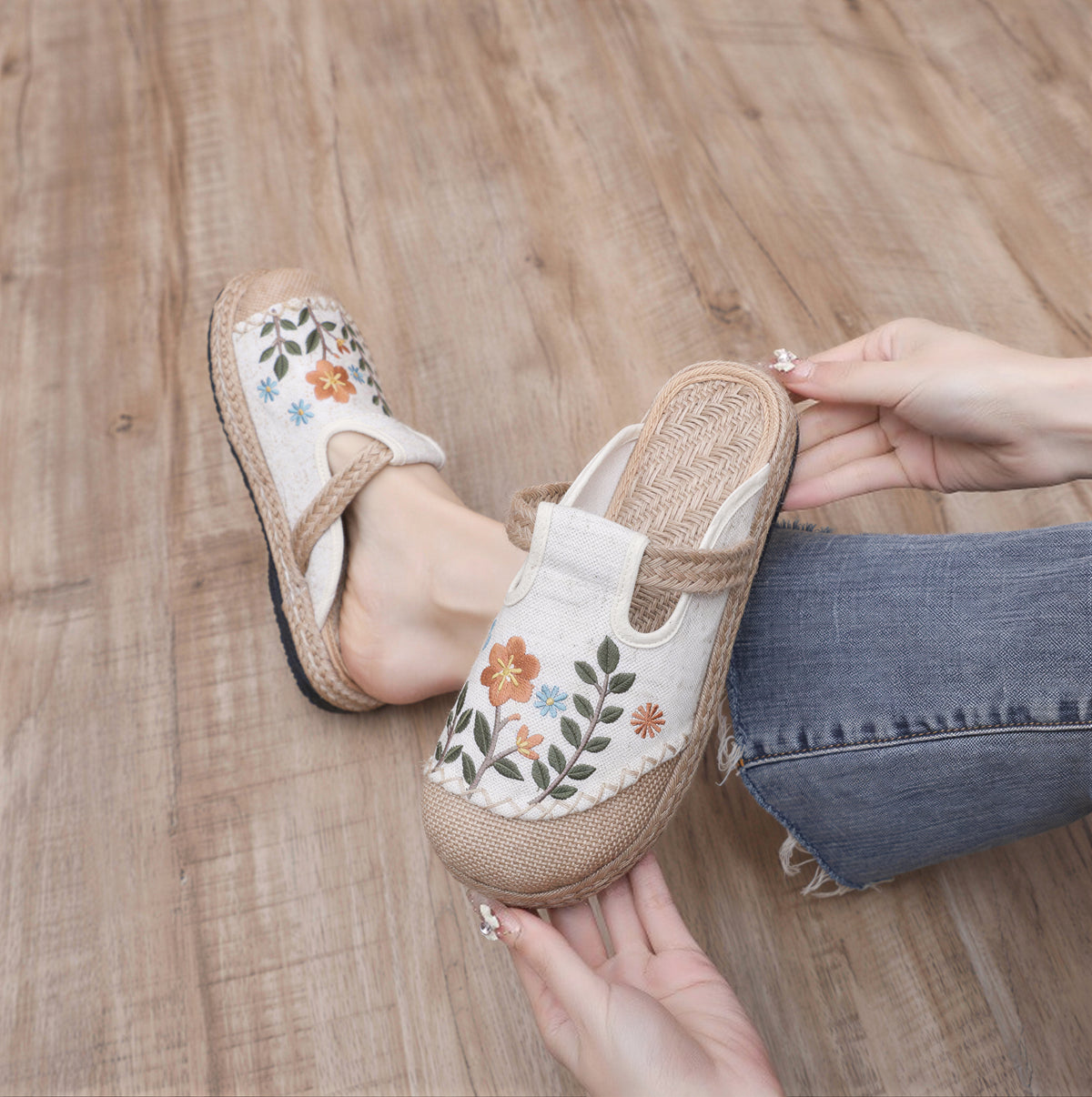 【全3色】刺繍ストロー風つま先ありフラット レディースミュール