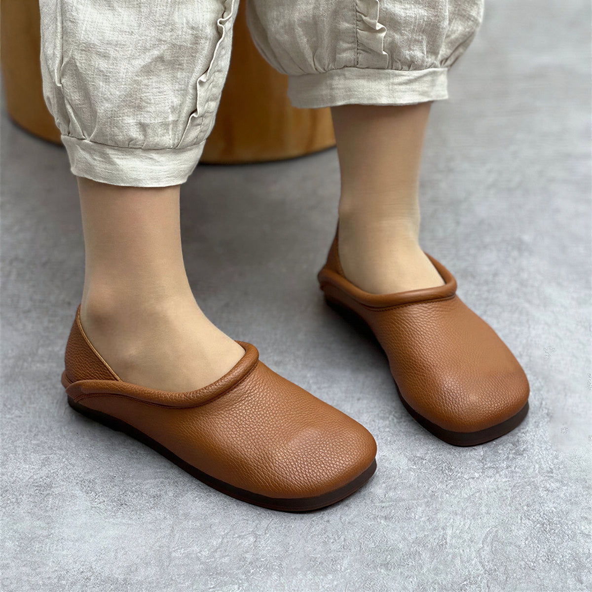 シンプルデザインのつま先あり ソフトソール フラットヒール つま先ありフラットシューズ