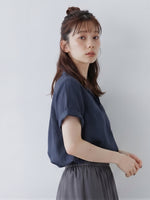 Vネック×折り返し袖 フェイクレイヤードシャツ