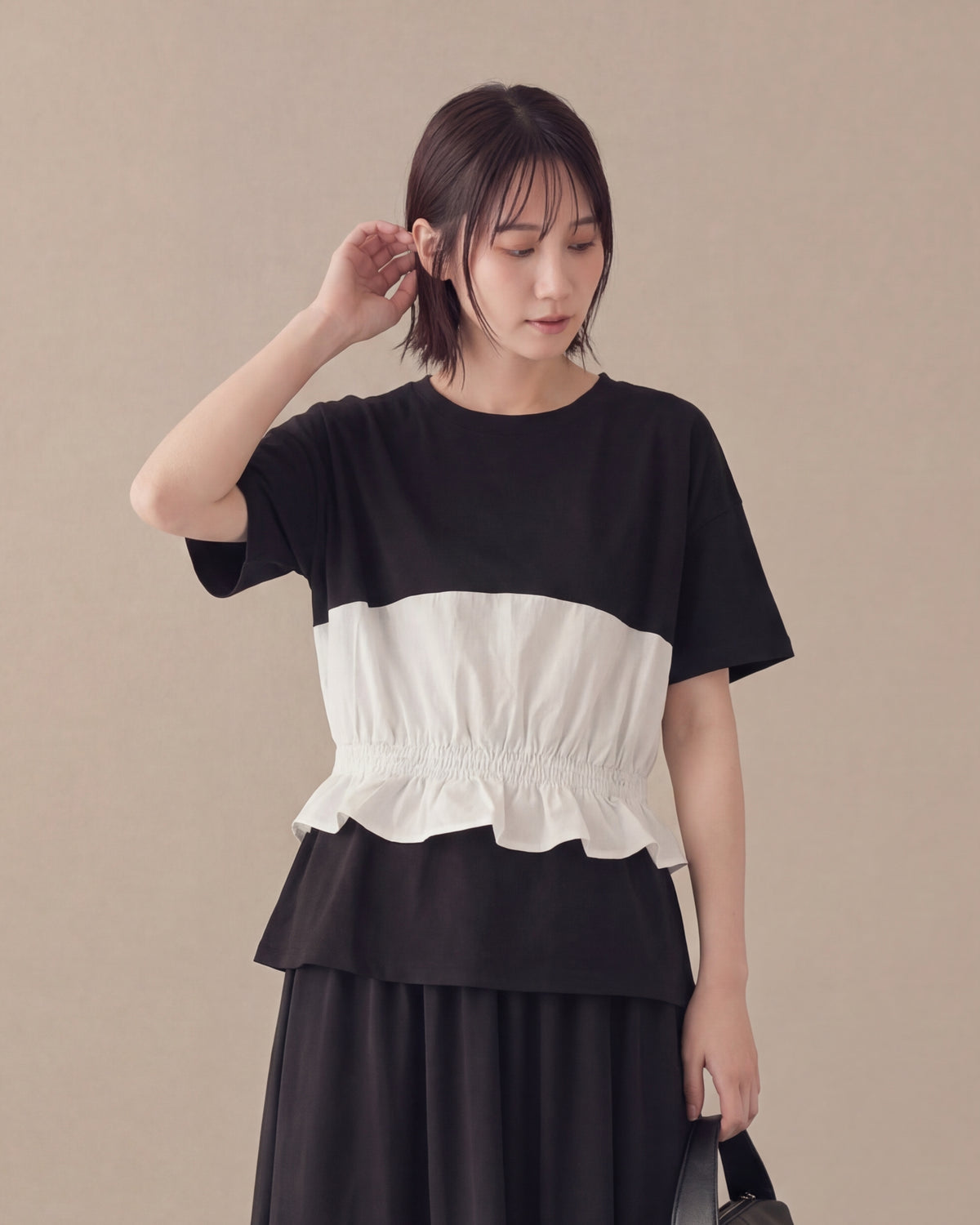 切り替えフリルヘム ウエストシェイプ 半袖Tシャツ