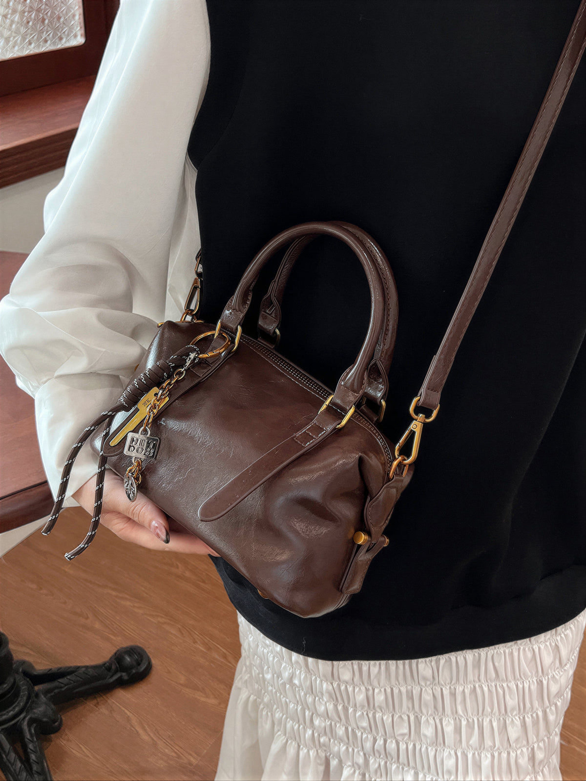 【全4色】レトロな光沢 軽量ショルダー ボストンハンドバッグ