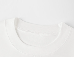 クルーネック ストレートシルエット ゆったり 長袖Tシャツ