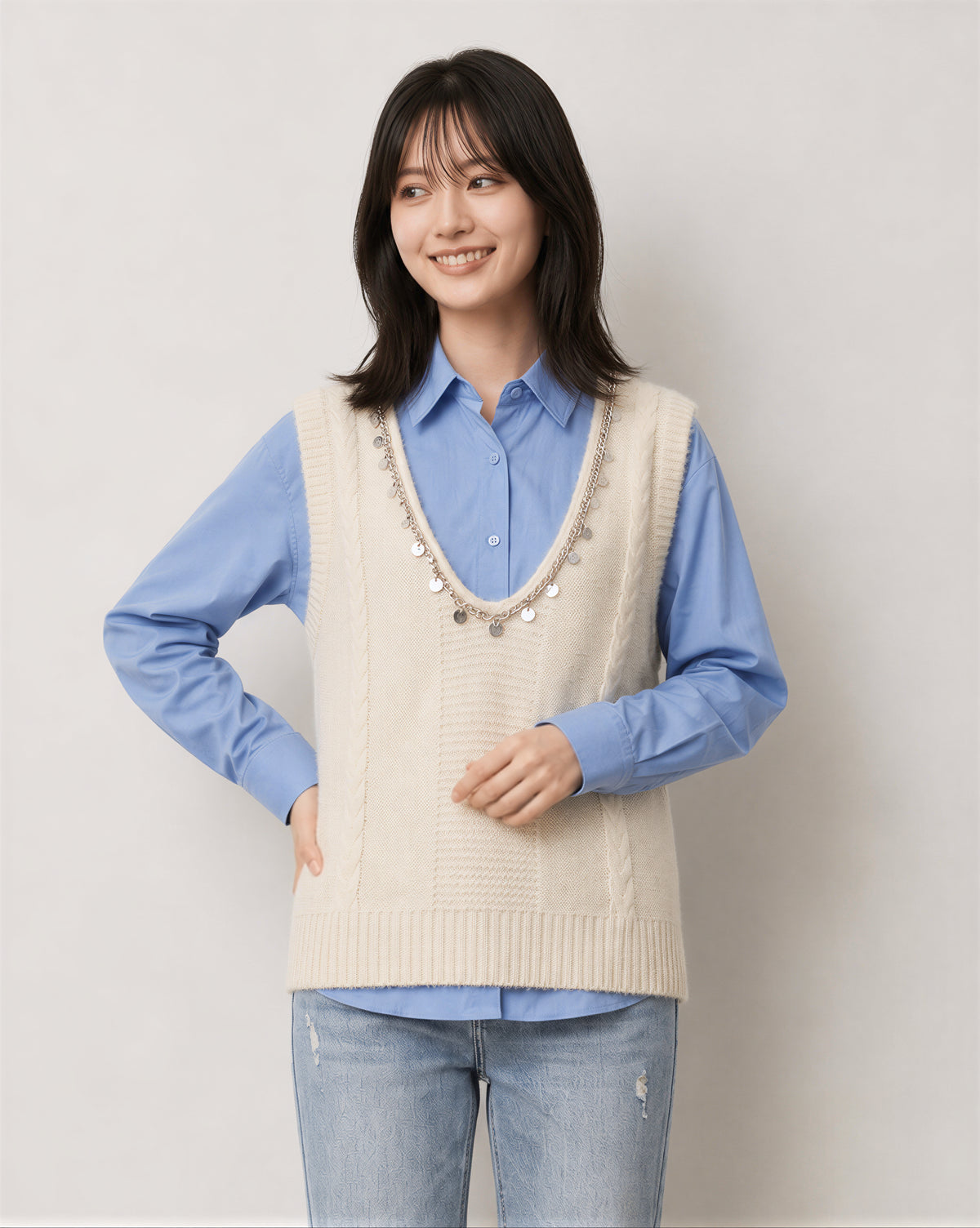 S~XL ビーズ付きVネックフェザリータッチニットベスト
